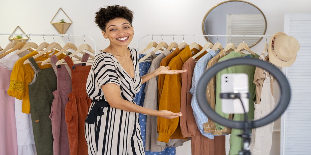 como vender roupas pela internet